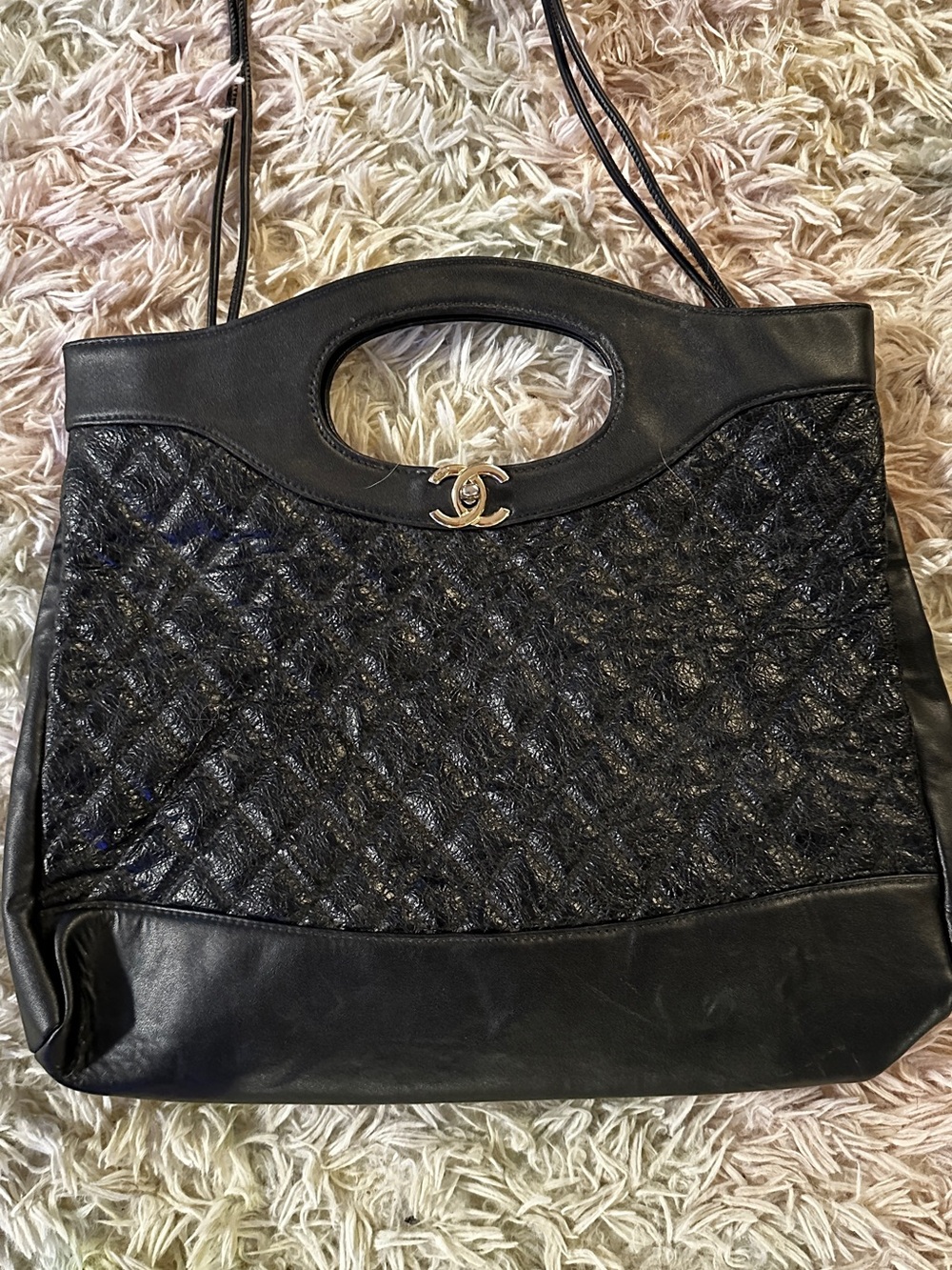 Chanel Chic Black Quilted Tote Bag - Picture 2 of 15